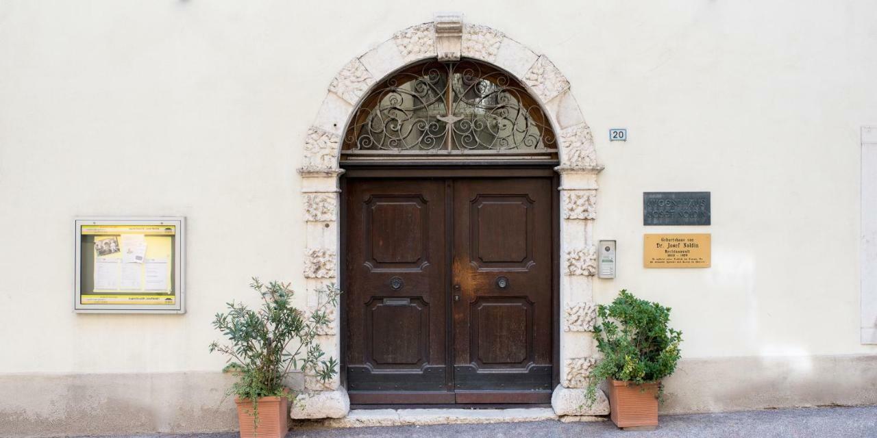 Haus Noldin - Historische Herberge - Dimora Storica Salorno Exterior photo